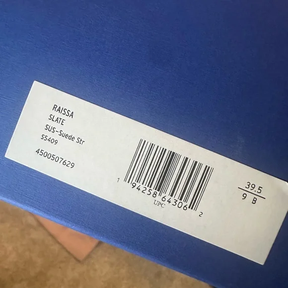 NEW in Box! Stuart Weitzman Suede Boots! - Picture 3 of 6